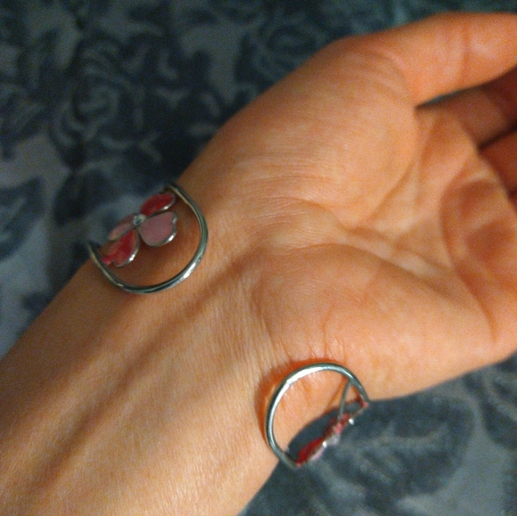 Floral pink and silver wire cuff bracelet - Picture 10 of 16